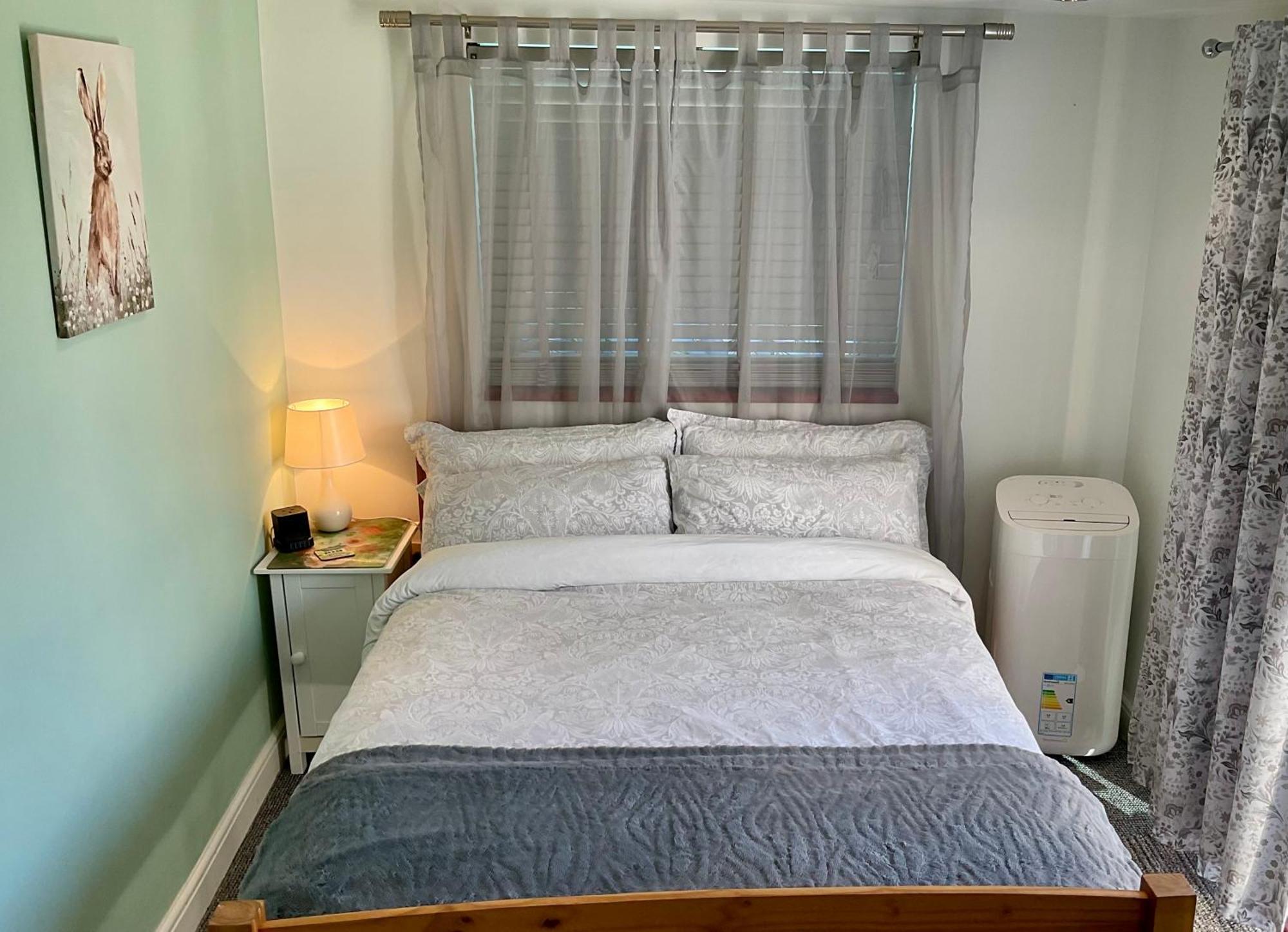 The March Hare Apartment Bagian luar foto